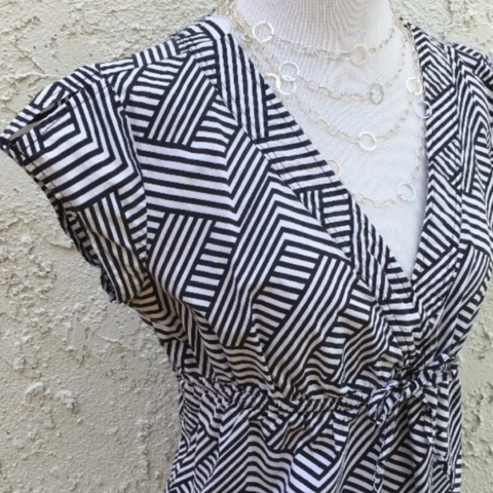 🔴 Volcom | Black & White Top